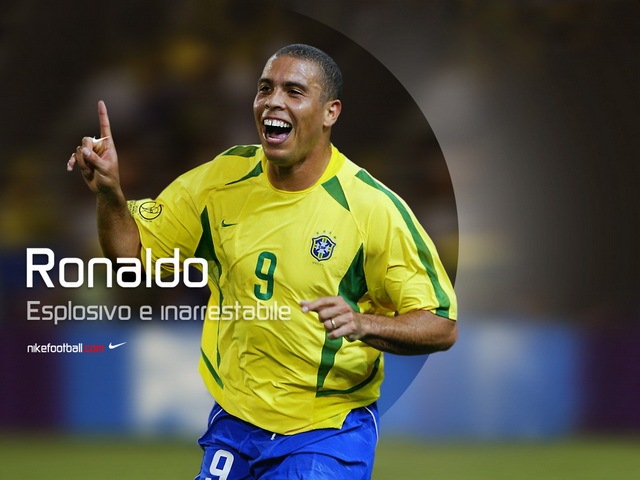 [Top 10 Football Players Of All Time_www.wonders-world.com_1031[2].jpg]