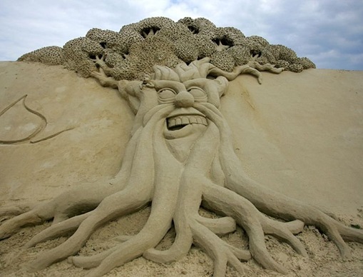فن النحت على الرمال Amazing_sand_sculpture_31_thumb%5B3%5D
