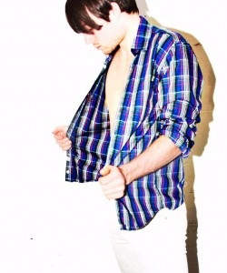 [steven-alan-blue-plaid-shirt-ss-2009-1-250x300[6].jpg]