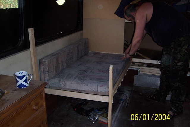 [bedroom 015[2].jpg]