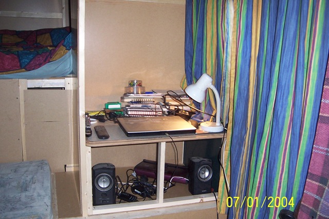 [bedroom 027[2].jpg]