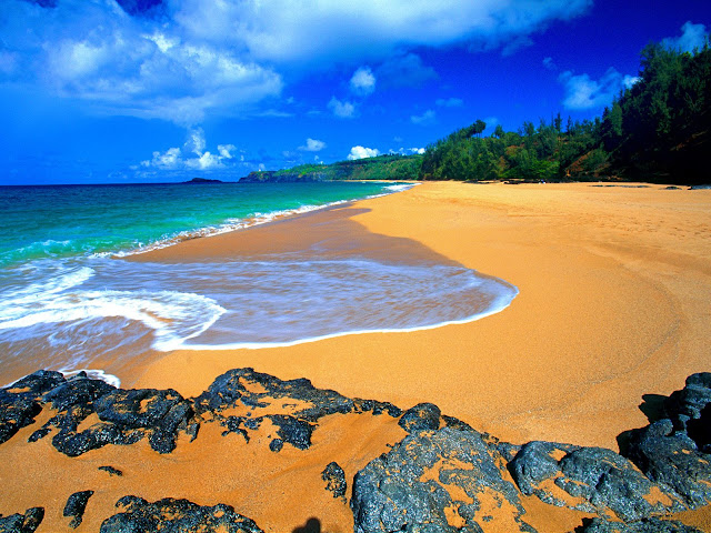 Secret%20Beach%2C%20Kauai%2C%20Hawaii
