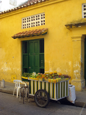 Yellow building in Cartagena old town