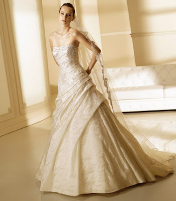 Modelo Mayo - Colección Volumes - La Sposa 2008