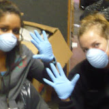 Students clean up during the Alternative Spring Break trip to San Francisco.