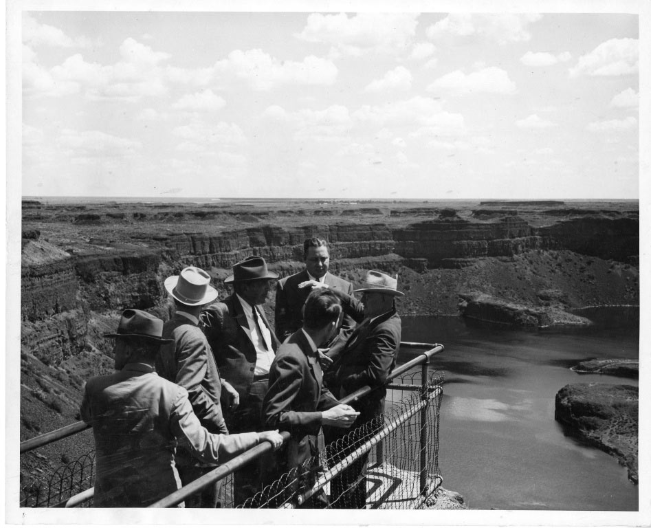 [Rufus-Woods-Grand-Coulee.jpg]