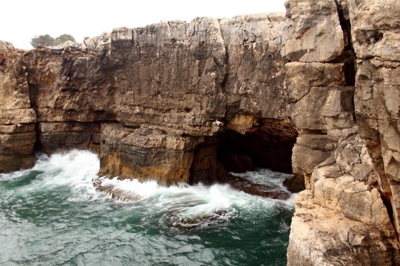 [boca_do_inferno_opposite_side[4].jpg]