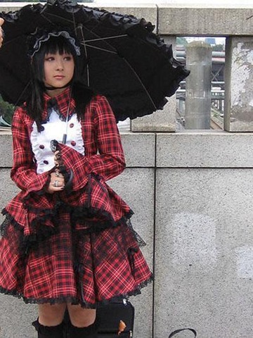 [gothic-lolita[5].jpg]