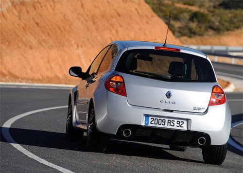 The car differs from donor Clio RS only dark blue colour of a body and white