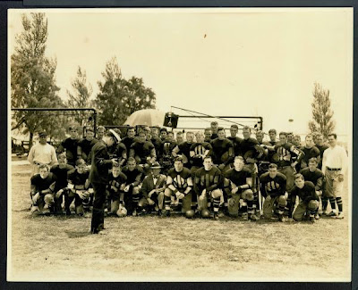 Salute, 1929