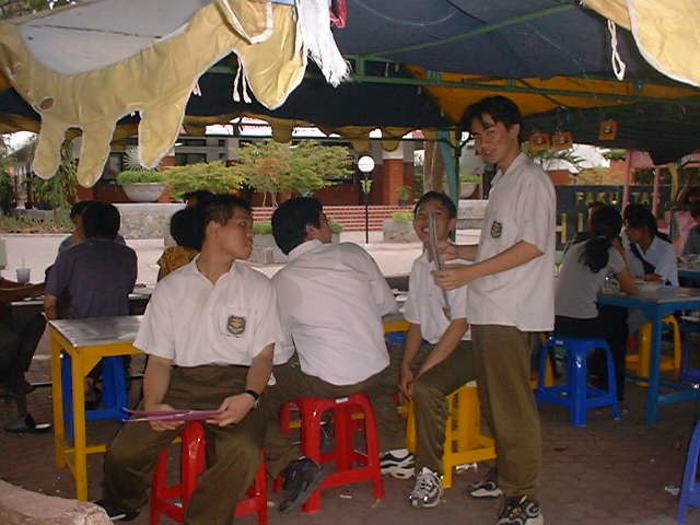 [FellixDKKDiUBAYA3.jpg]
