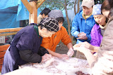 会場「蔵」の土島さんのおばあちゃんにも手伝ってもらいました。