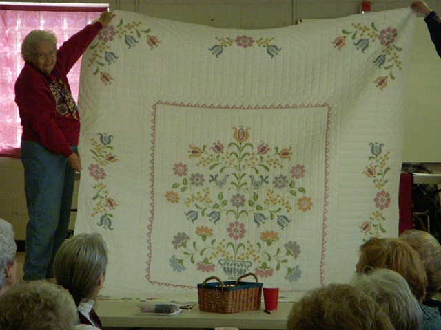 [Embroidered Quilt[2].jpg]
