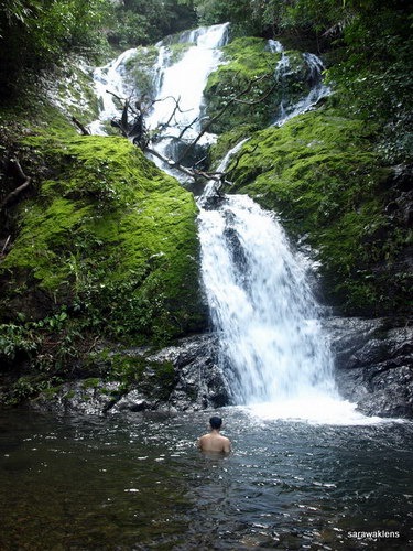 [Visiting_a_waterfall_in_Sarawak_185.jpg]