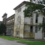 Front&oacute;n de pelota Vasca en ruinas
