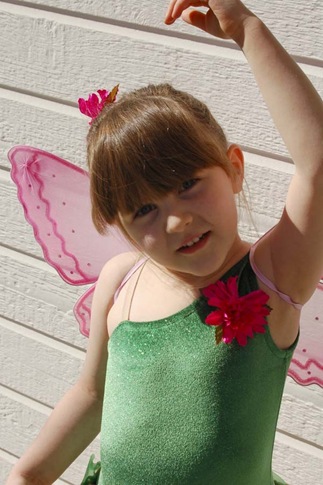 [2010_0408_Sarah-combo4-5costume-25-w[2].jpg]