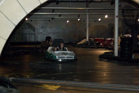 [2010_0611_Bryce_14thbirthdayparty-44w[2].jpg]