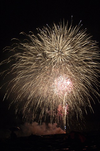 [2010_0704_AFA-fireworks-112[2].jpg]