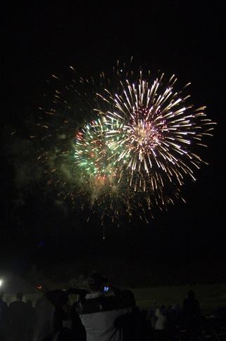 [2010_0704_AFA-fireworks-16[2].jpg]