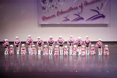 [2011_0319_TDC-DEA2011-36-BoogieFever-22-w[2].jpg]