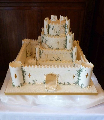 [Castle Wedding Cakes[2].jpg]