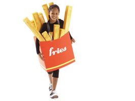 Todo Halloween: disfraz de patatas fritas con caja de cartón