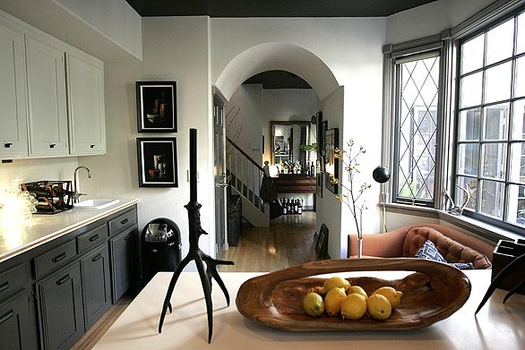 [cabinets greylower[6].jpg]