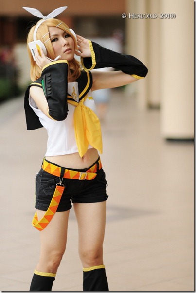 Introduction to cosplaying as Kagamine Rin