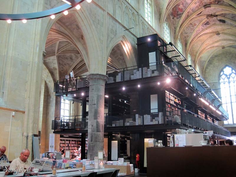 [Church bookstore2[4].jpg]