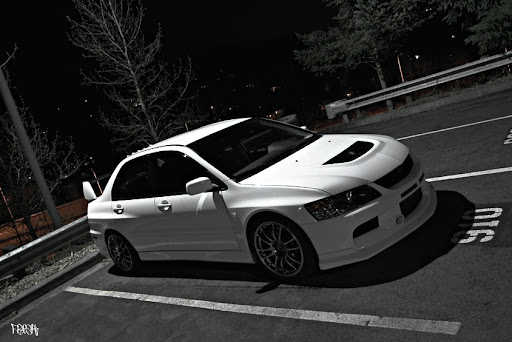  White EVO 9 WhiteEVOIX Posted by mbeling at 427 AM
