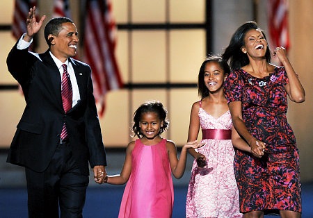 [alg_obama-family-onstage[1][4].jpg]