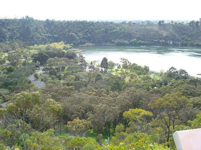 [MtGambierOceanRoad0204.jpg]