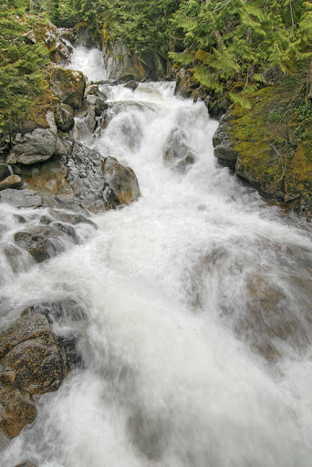 IMAGE: http://lh4.ggpht.com/_FvBBA-6J5vg/TKDIc1jMjVI/AAAAAAAAAEQ/q60ZJtY5XNg/hdr%20waterfall-s.jpg