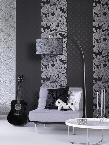InTrade, Black & White