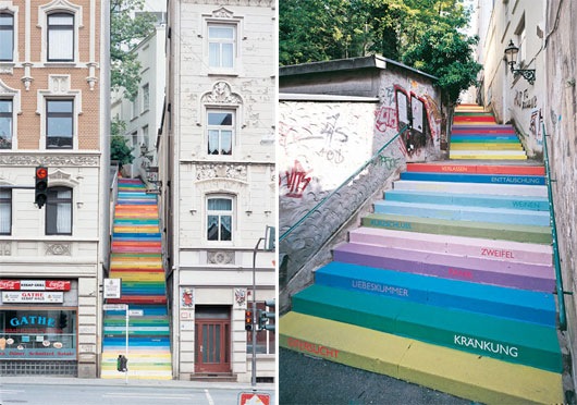 [Momoy, pantone-staircase[7].jpg]