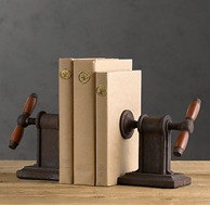 Restoration hardware, Bokstöd