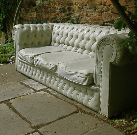 [GrayConcreteConcreteChesterfieldSofa[5][1].jpg]