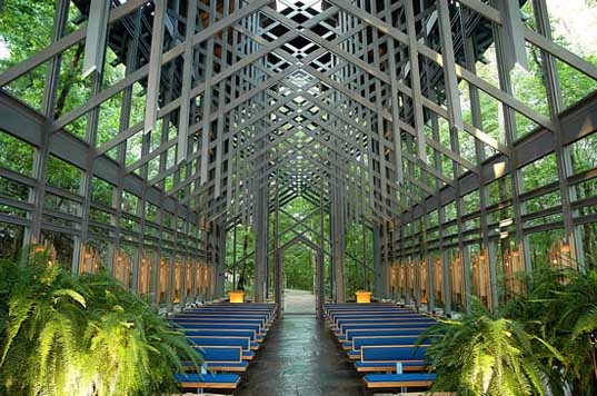 [thorncrownchapel2.jpg]