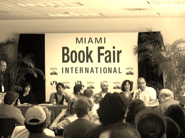 [Miami Book Fair (November-2008) 487[5].jpg]