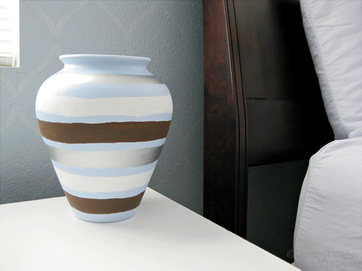 [striped-vase-42.gif]