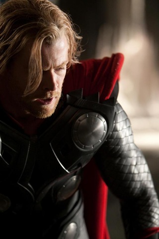 [Chris Hemsworth mint Thor[4].jpg]