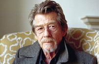 [John Hurt a Melancholia stábjában[2].jpg]