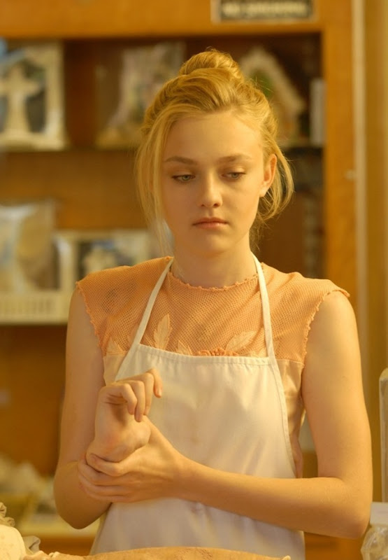 runaways_dakota_ponders