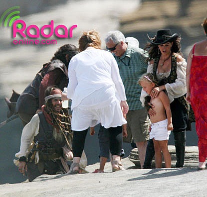 ©2010 RAMEY PHOTO 310_828_3445  EXCLUSIVE_  Maui_ Hawaii_ July 26_ 2010  Johnny Depp_ Penelope Cruz_ and Geoffrey Rush filming _Pirates of the Caribbean IV_ in Hawaii.  WW