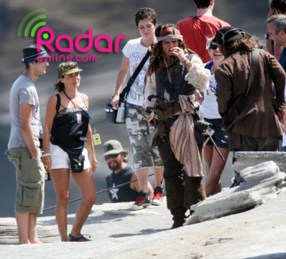 ©2010 RAMEY PHOTO 310_828_3445  EXCLUSIVE_  Maui_ Hawaii_ July 26_ 2010  Johnny Depp_ Penelope Cruz_ and Geoffrey Rush filming _Pirates of the Caribbean IV_ in Hawaii.  WW