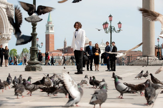 Az utazó (The Tourist) hivatalos története és hazai infók 02