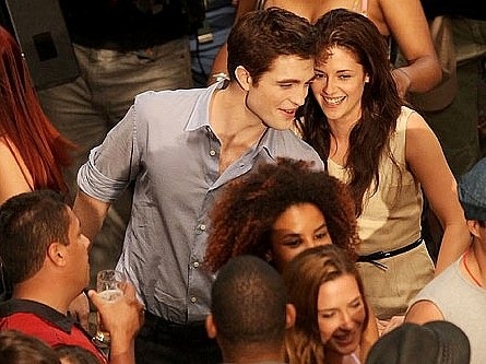 Egy raklap Breaking Dawn kép 08