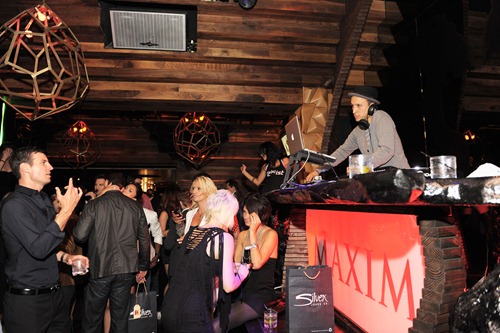 113882517JF132_2011_Maxim_H