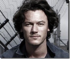 Luke Evans, az autópályán gyilkoló