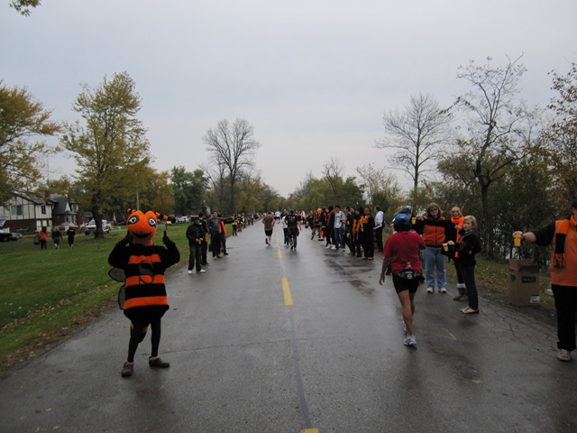 [Niagara Falls Marathon 2010 053[2].jpg]